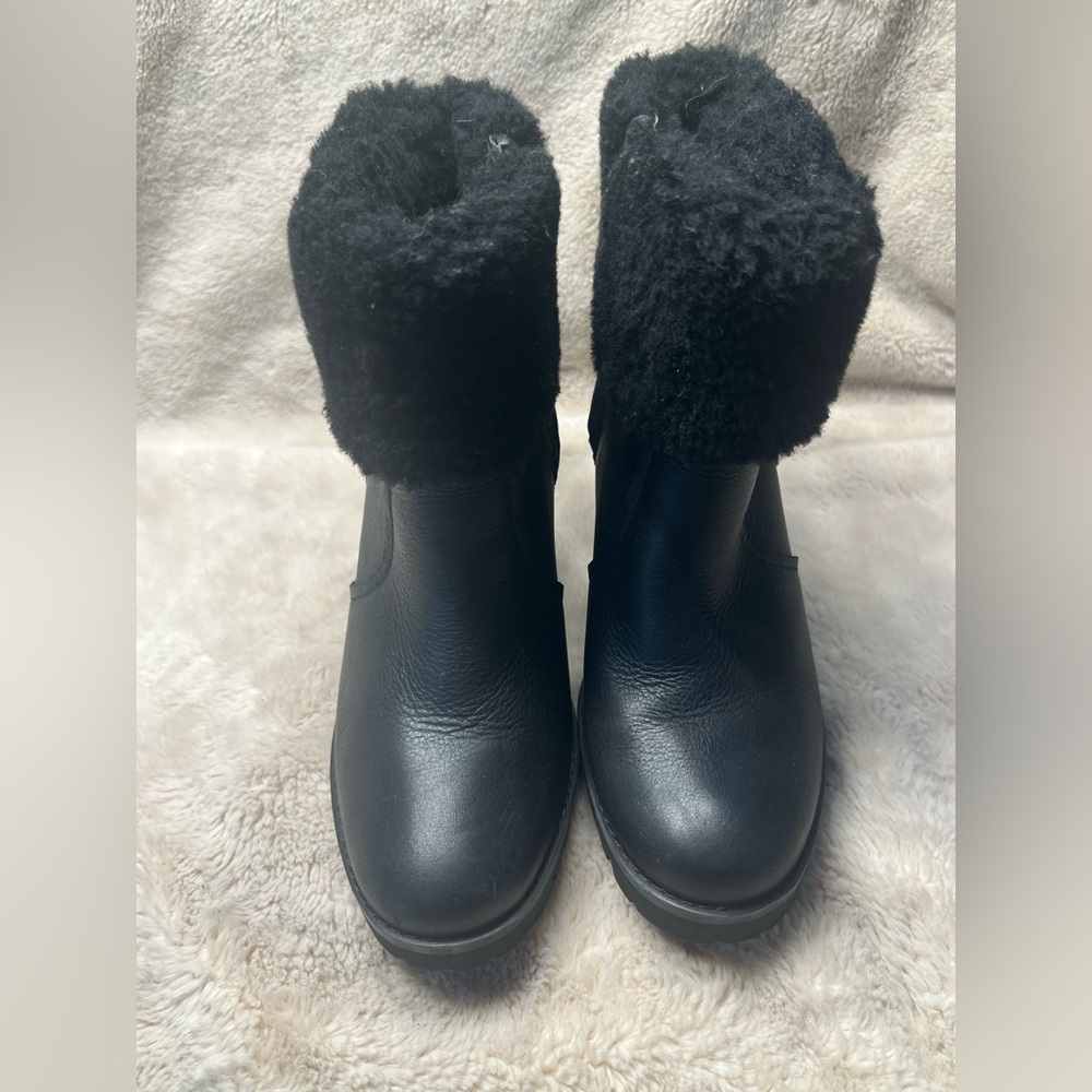 UGG Women's Elisiana Black Waterproof Leather Booties Size 6 - Picture 2 of 8